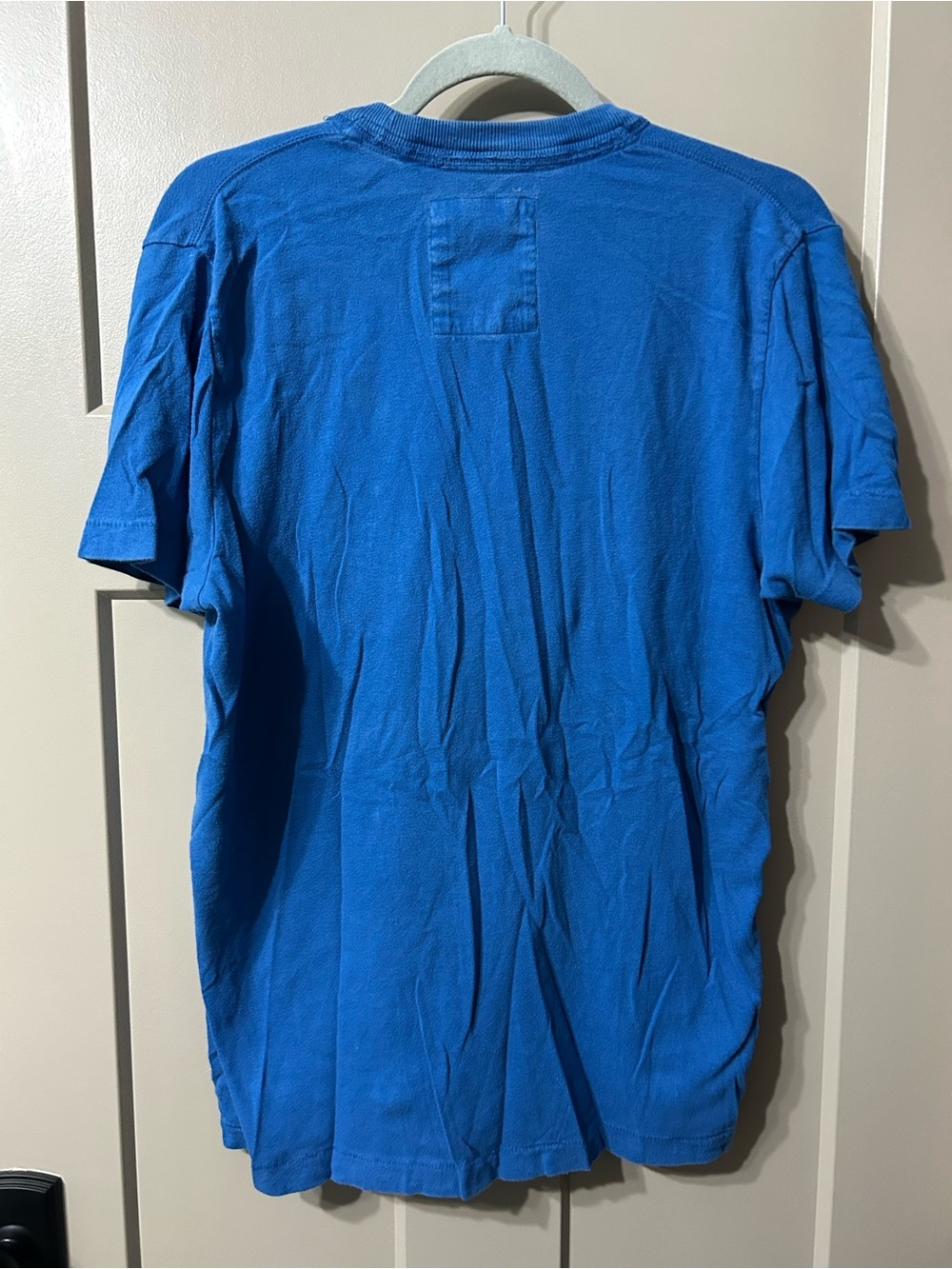 Hollister Blue Short-Sleeve Graphic Tee White '22' Patch Distressed Y2K Vtg - Picture 3 of 4